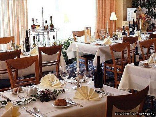 Ramada By Wyndham Hannover Messe Laatzen Restaurant photo