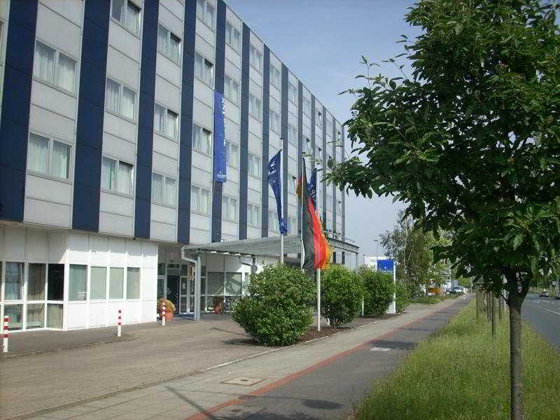 Ramada By Wyndham Hannover Messe Laatzen Exterior photo