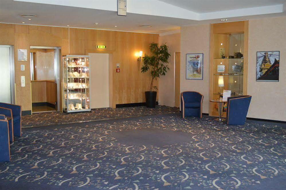Ramada By Wyndham Hannover Messe Laatzen Exterior photo