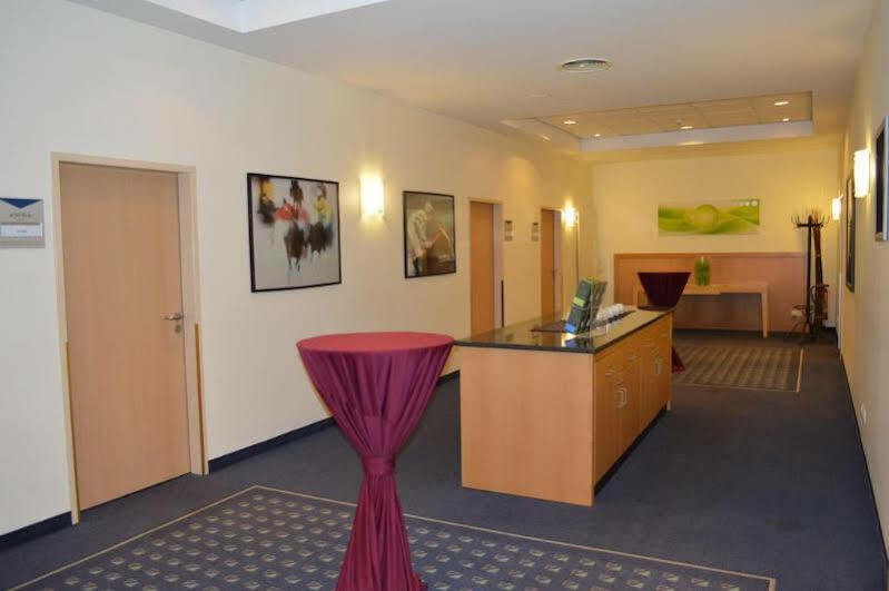 Ramada By Wyndham Hannover Messe Laatzen Exterior photo